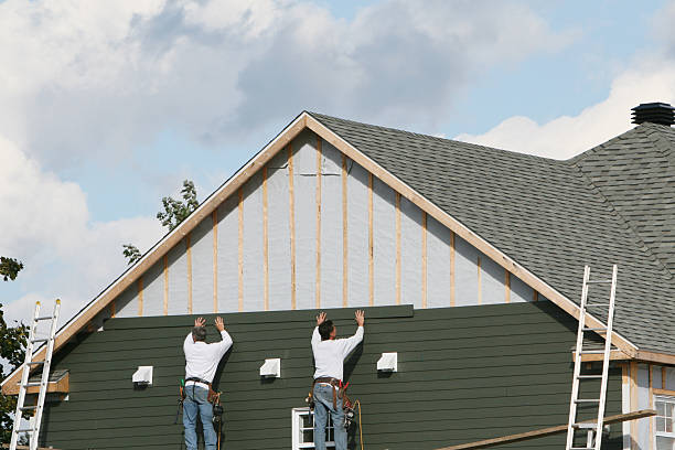 Professional Vinyl Siding technician working in Port Republic, NJ